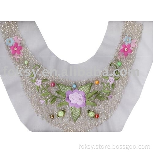 Lace collar